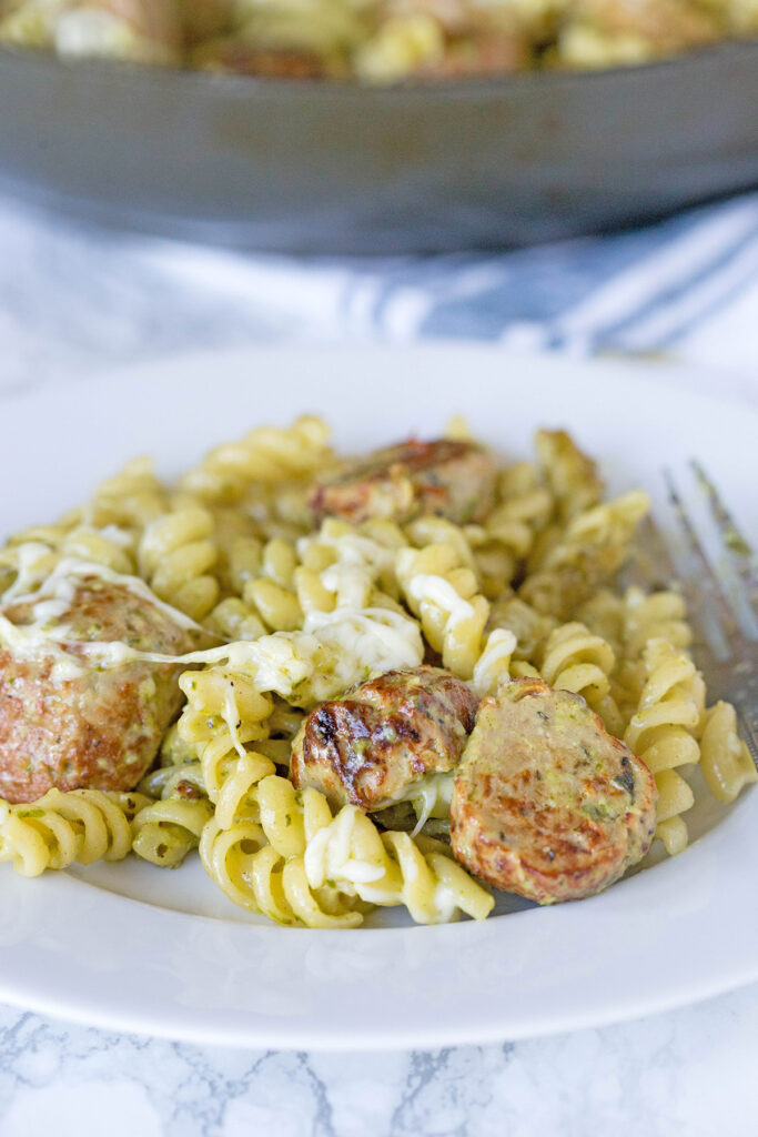 File 1 Pesto Pasta with Meatballs