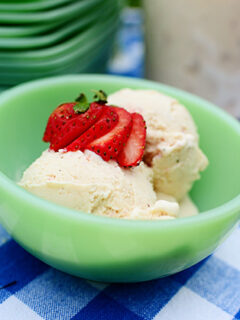 Pioneer Woman Strawberry Ice Cream Picture