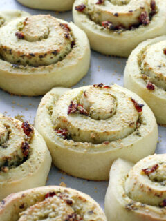 Parmesan Pesto Swirl Rolls Picture