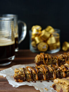 Rolo Cookie Bars Picture