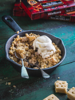 Walkers Shortbread Mini Apple Pear Crisps Picture