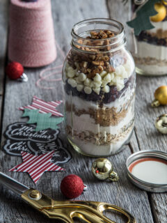 Cranberry White Chocolate Cookies in a Jar Picture