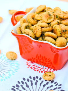 Seasoned Oyster Crackers Pic