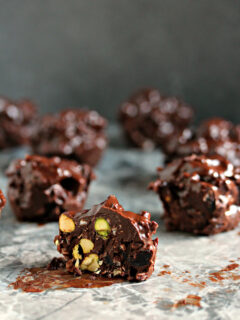 Chocolate Fruit & Nut Clusters Pic
