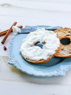 Cranberry Bagels with Cinnamon Picture
