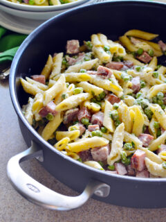 One Pot Creamy Ham & Pea Pasta Picture