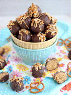 Peanut Butter Pretzel Truffles Image