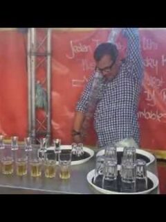 Bartender Pours 17 Jägerbombs at Once, Shatters World Record