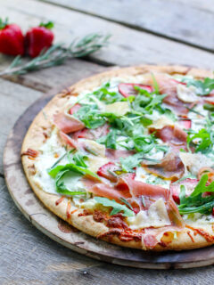 Prosciutto Pizza with Strawberries Picture