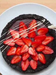 How to Make an Easy Chocolate And Strawberry Tart 