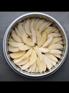 How to Make Apple Upside-Down Cake 