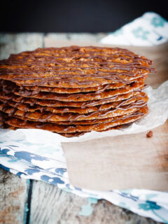 Lacey Cookies Picture