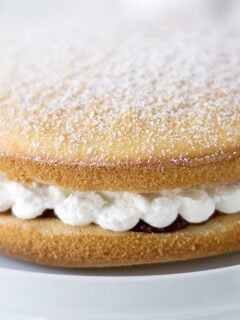 Victoria Sponge Cake Photo