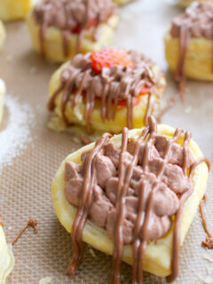 Chocolate Covered Strawberry Tarts Pic