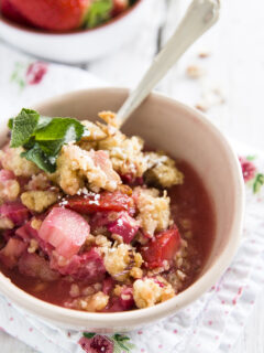 Strawberry Rhubarb Crisp with Almonds Picture