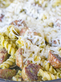 Pesto Pasta with Meatballs Pic