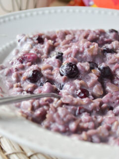 Blueberries and Cream Oatmeal Image