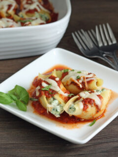 Spinach and Tofu Stuffed Shells Image