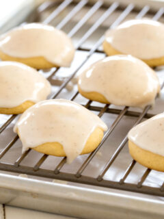 Vanilla Cookies with Vanilla Bean Glaze Pic