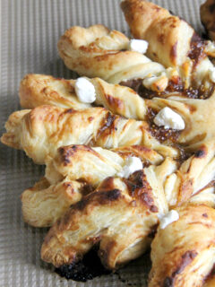 Prosciutto, Fig and Goat Cheese Star Bread Image