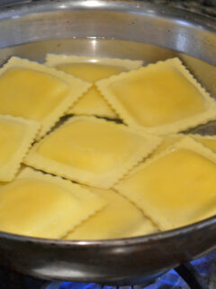 Creamy Sundried Tomato Ravioli Picture
