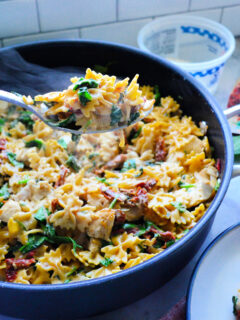 One Pot Creamy Smoked Sundried Tomato Pasta Pic