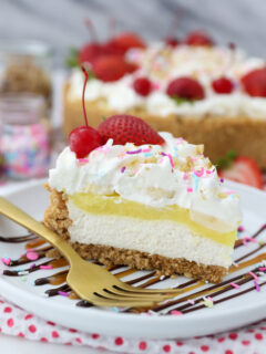 No-Bake Banana Split Pie Picture