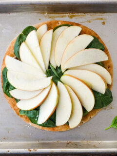 Cheddar Apple Pita Pizza Pic
