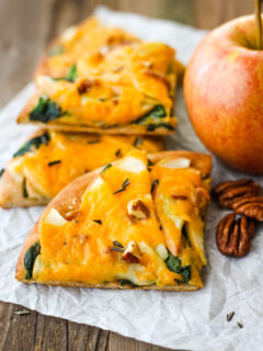 Cheddar Apple Pita Pizza Picture