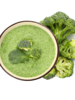 Green detox soup image