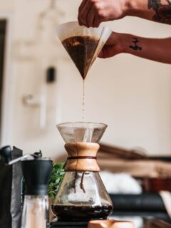 How to Brew Coffee with a Chemex Image