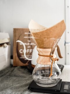 How to Brew Coffee with a Chemex Pic