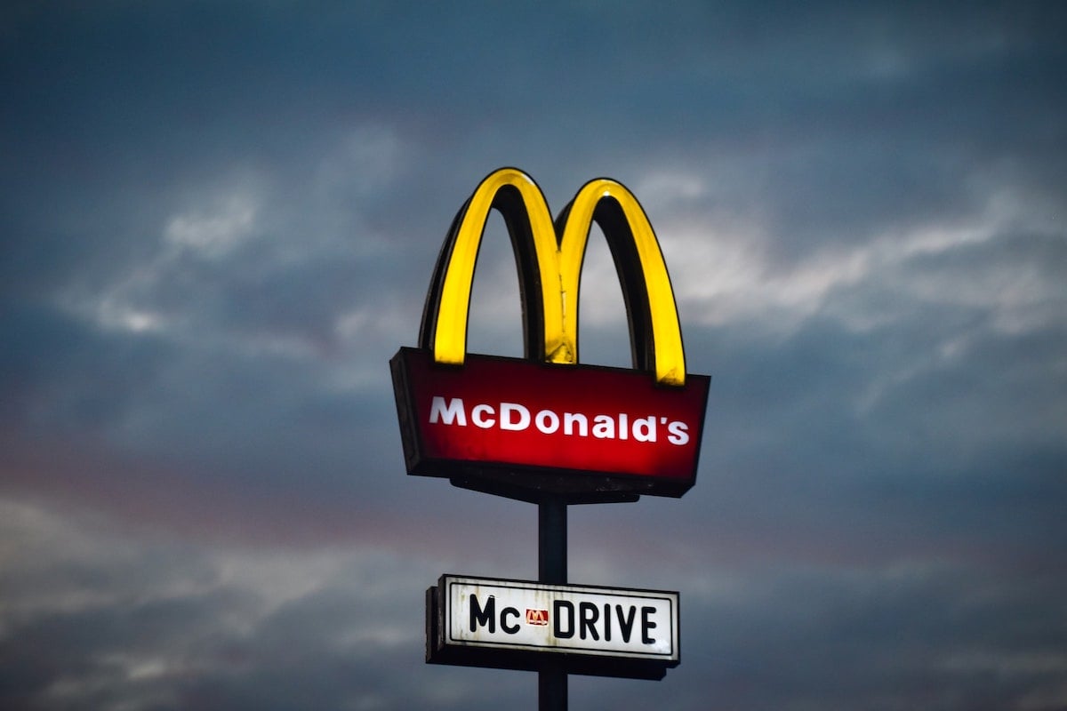 McDonald's Sign at Night Photo - Food Fanatic