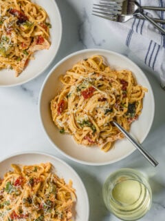 Creamy Sundried Tomato Chicken Linguine with Zucchini Picture
