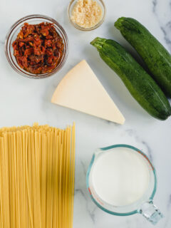 How to Make Sundried Tomato Creamy Chicken Linguine Ingredients